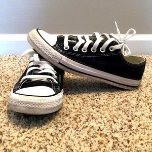 CONVERSE - Low Tops - Black/white - Women’s 7.5